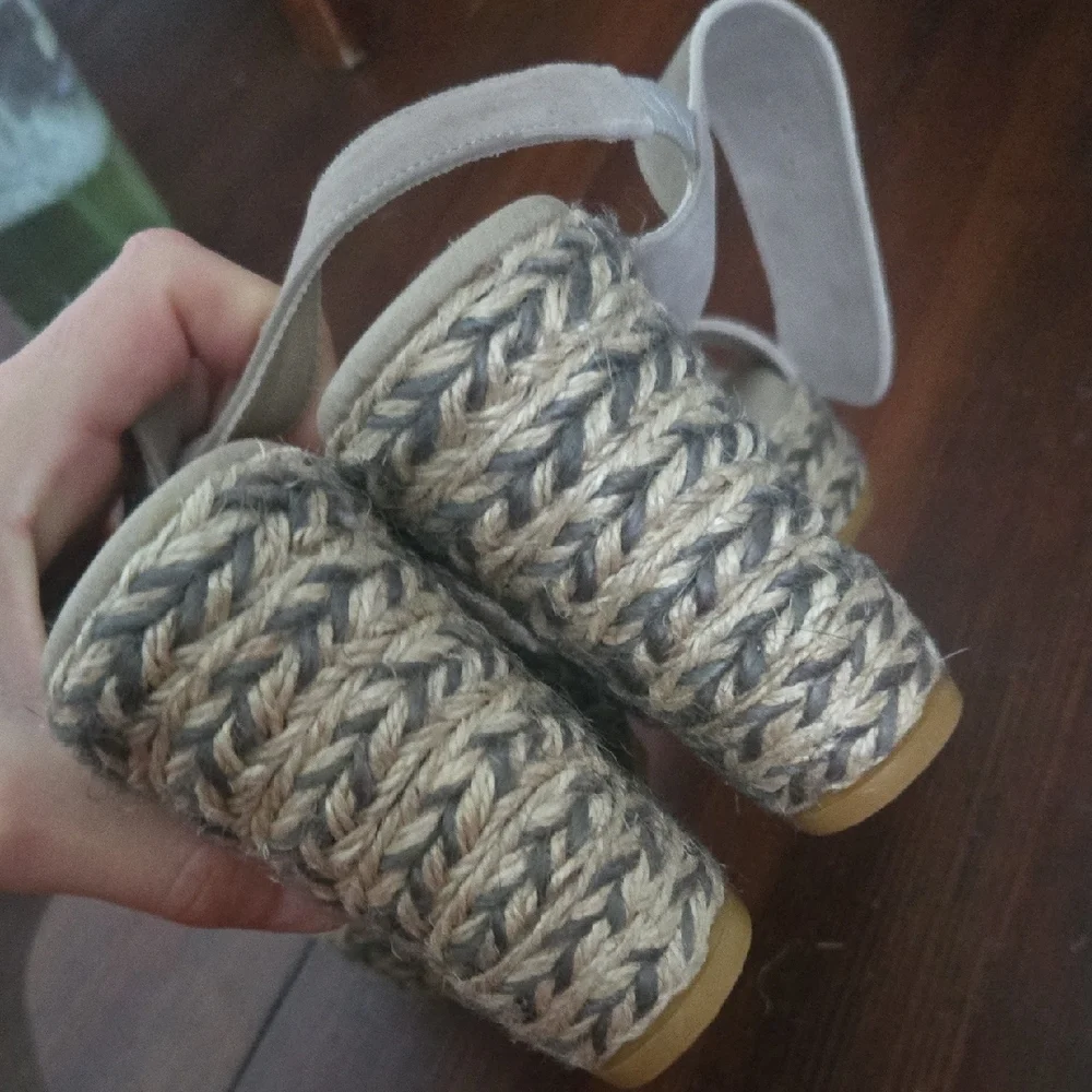 Tan Espadrilles with Classic Style - Picture 5 of 7